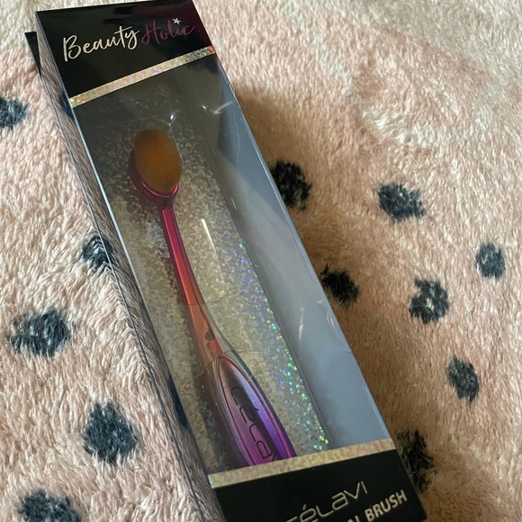 Rainbow Toothbrush shaped foundation brush - Picture 4 of 6